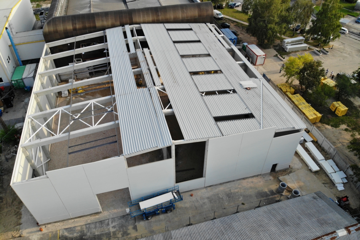 Robust Plastics dokkoló és csarnok