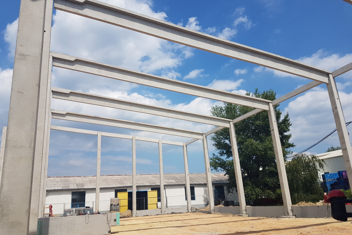 Robust Plastics dokkoló és csarnok